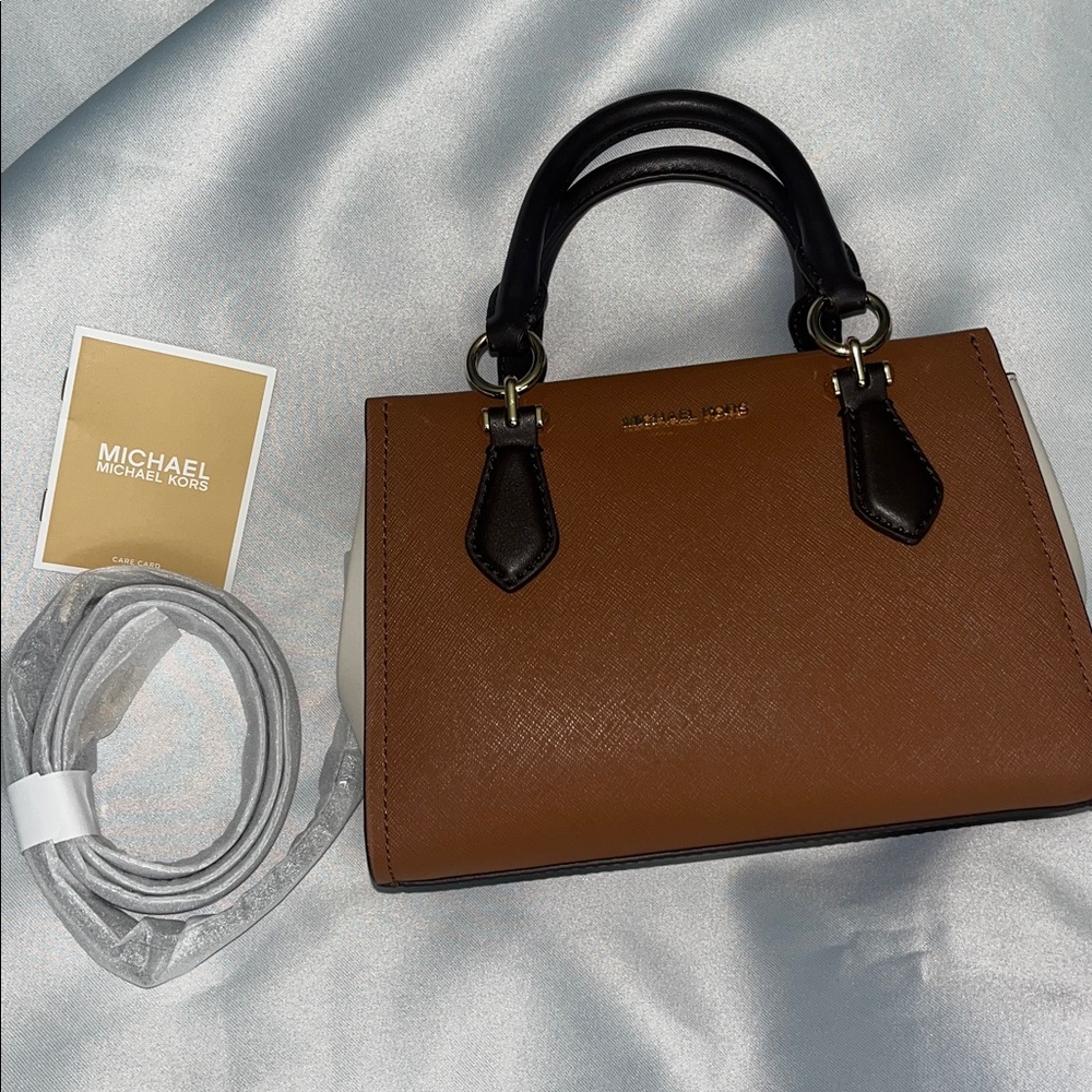 New Michael Kors Marilyn Small LuggageColor-Block Saffiano Leather Messenger Bag - Picture 2 of 7